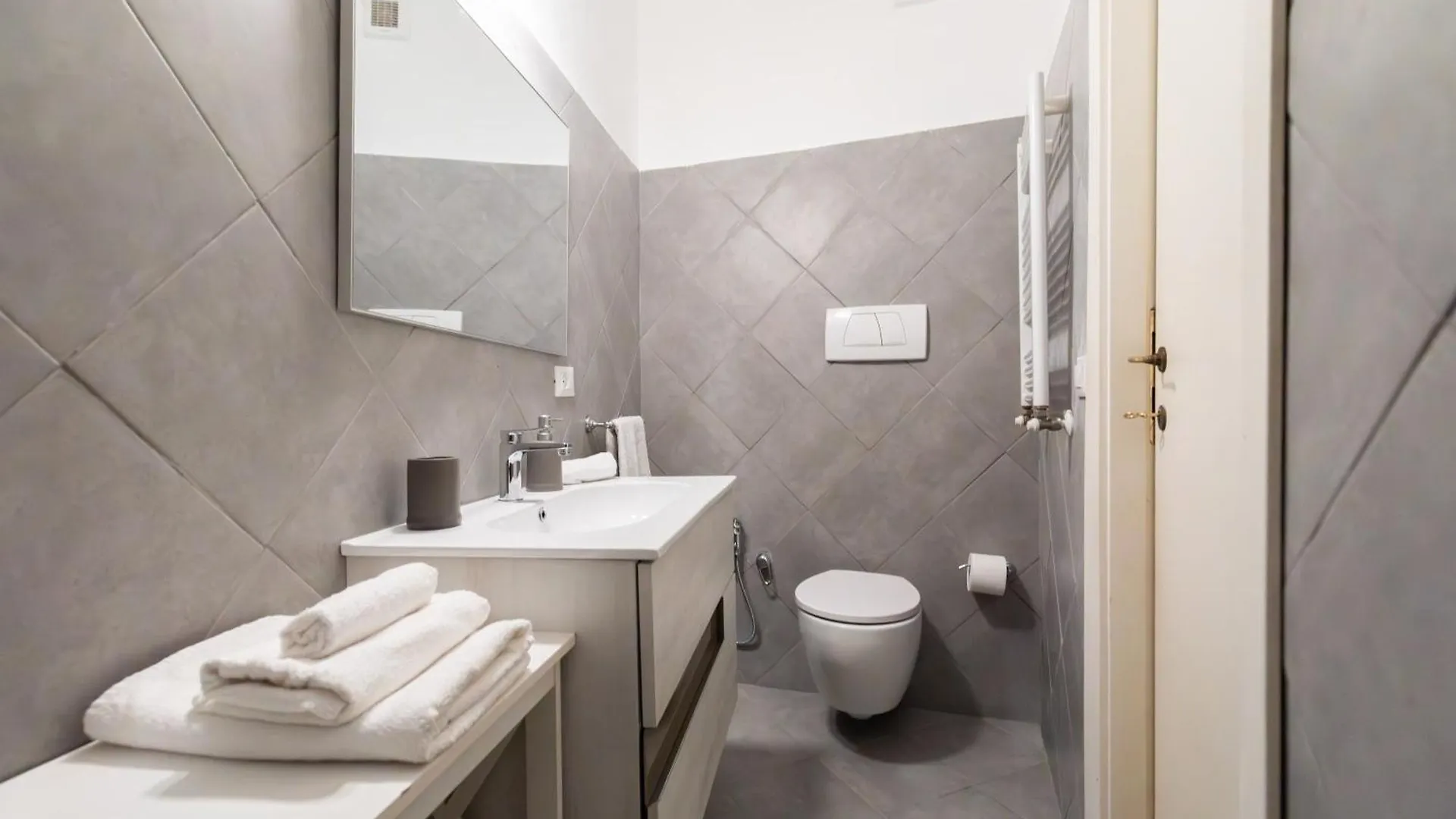 Monti Charming Apartment Rome Italy