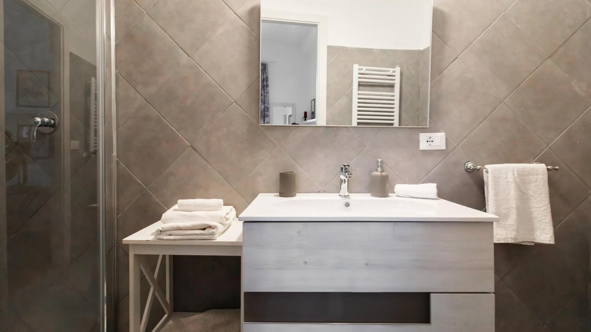 Monti Charming Apartment Rome 0*,  Italy