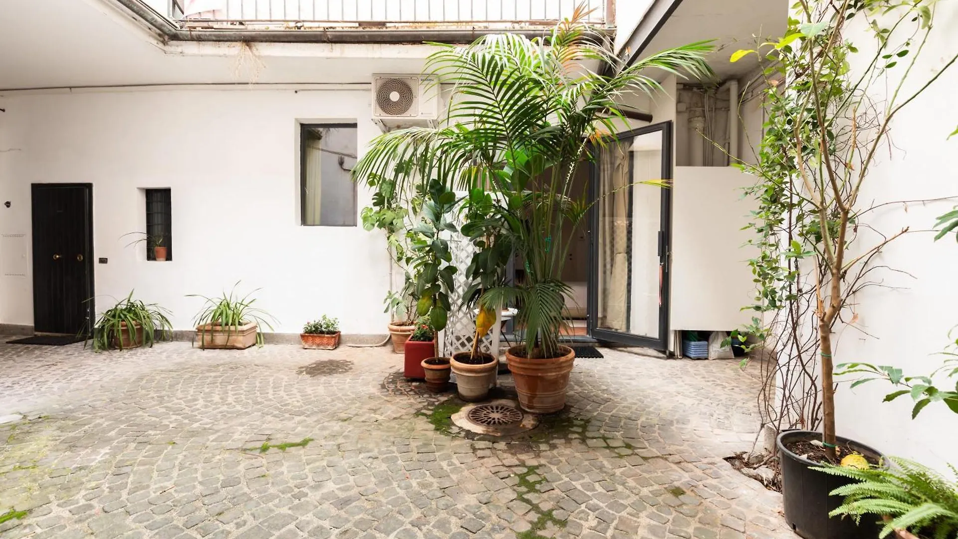 Monti Charming Apartment Rome Italy